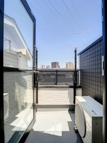 MELDIA松島四丁目のバルコニー