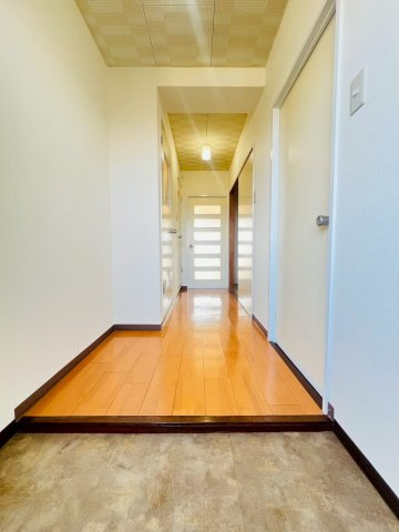 グランデージ明西の玄関