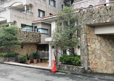 【防犯設備】 | プリシード本厚木 | 当然のことではありますが、オートロックやセンサーライト、ホームセキュリティーなどの防犯設備があれば、小さいお子様がいるご家庭も安心ですよね！まず物件購入の際は、防犯設備もチェックするようにしましょう。