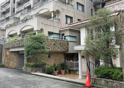 【その他共用部分】 | プリシード本厚木 | 共用部分は、一棟の建物に住む区分所有者全員が共同で所有するとし、共用部分の管理、補修などは、区分所有者で形成される管理組合が行います。個人の判断で勝手に変更することはできませんので覚えておきましょう。