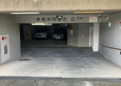 【駐車場】 | プリシード本厚木 | 駐車場と明記されていても、最小スペースでつくられた駐車場だと大型車は駐車できなかったり、出入りしにくくなったりする可能性があります。お車のサイズと購入したい物件の駐車場のサイズを現地で確認しましょう。