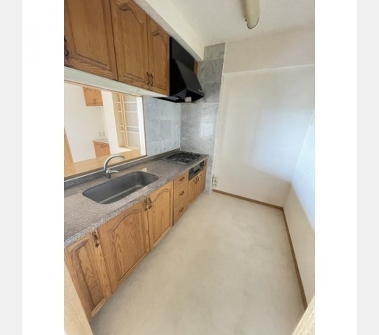 ベルドゥムール川口東の居間・リビング