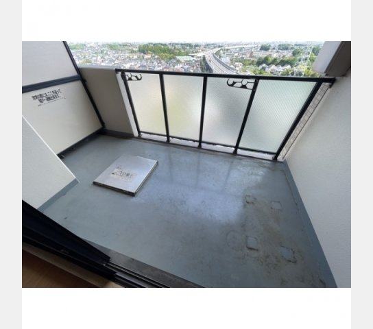 ベルドゥムール川口東のバルコニー