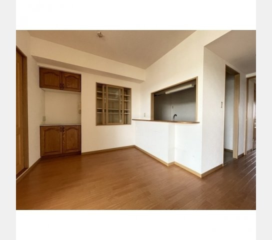 ベルドゥムール川口東の居間・リビング