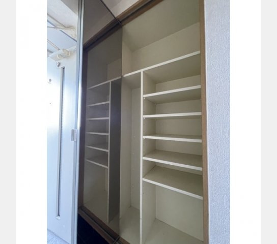 ベルドゥムール川口東の収納