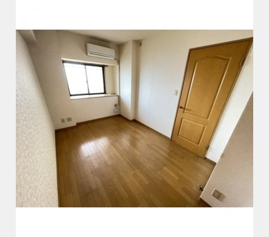 ベルドゥムール川口東の居間・リビング