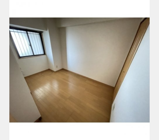 ベルドゥムール川口東の内装