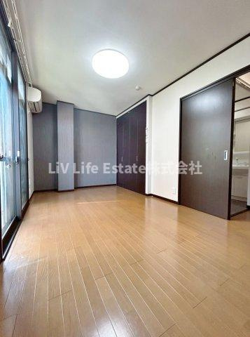 醍醐マンションの洋室