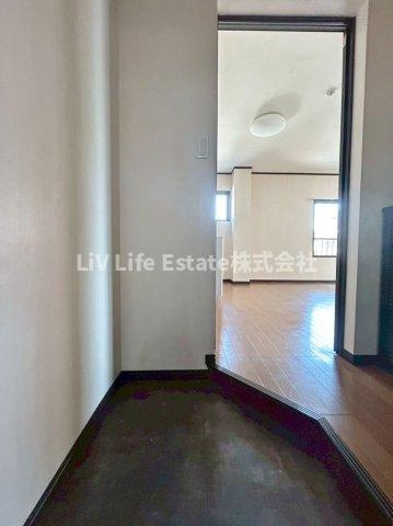 醍醐マンションの玄関