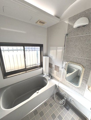 【浴室】 | 成増赤塚5丁目戸建 | 追い炊き機能付きのお風呂です