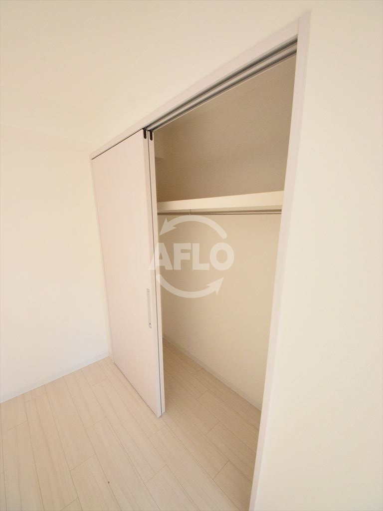 ファーストフィオーレ本町イーストの収納|ファーストフィオーレ本町イースト　クローゼット