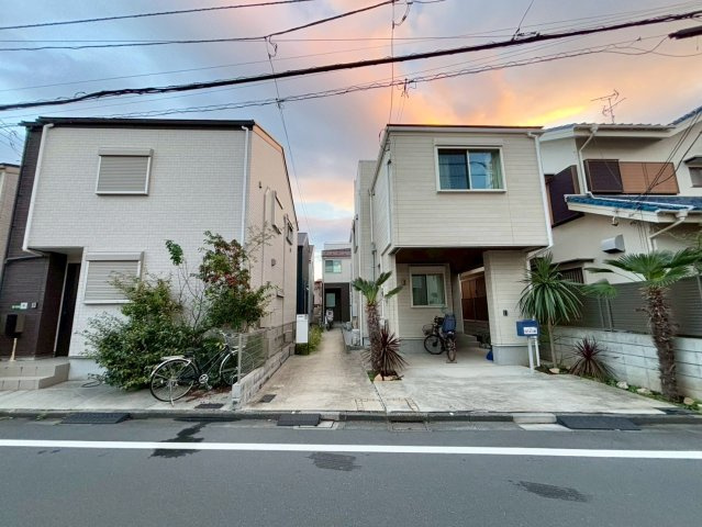 練馬区南田中1丁目 　中古戸建の外観|現地写真

現地ご見学希望・資料請求などお気軽にお問い合わせ下さい！
03-5990-5201