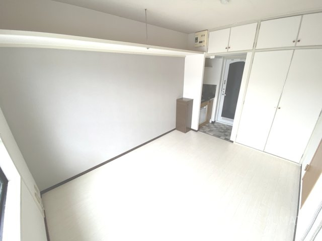 アイアイレジデンス土呂の洋室|明るい洋室☆彡