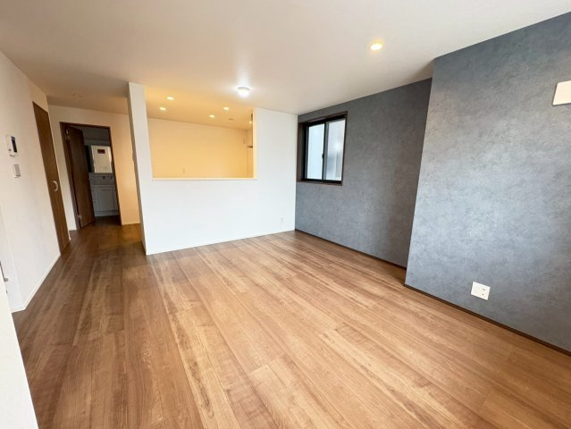 弥富市佐古木３丁目新築戸建の居間・リビング