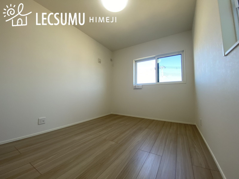 タマタウン姫路北条6棟/新築戸建の洋室