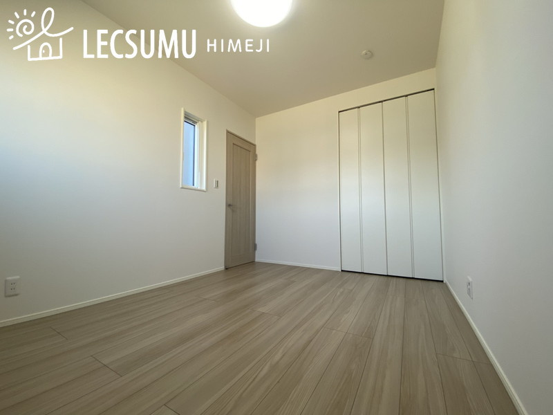 タマタウン姫路北条6棟/新築戸建の洋室