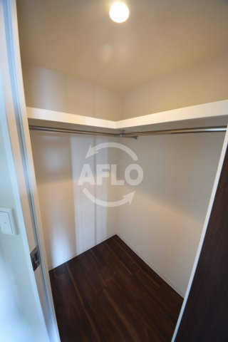 シティタワー天王寺真田山　真田山小学校区の収納|シティタワー天王寺真田山　ウォークインクローゼット