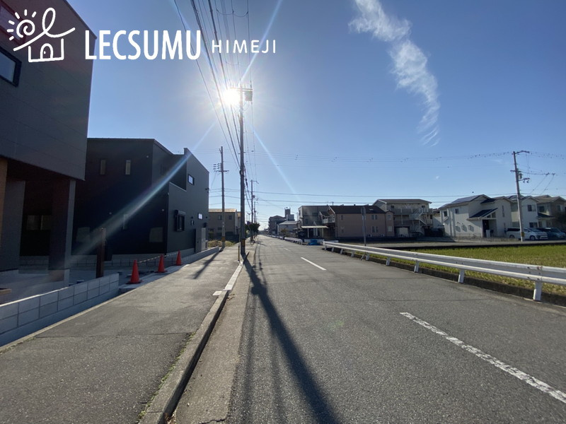 タマタウン姫路北条6棟/新築戸建の前面道路含む現地写真