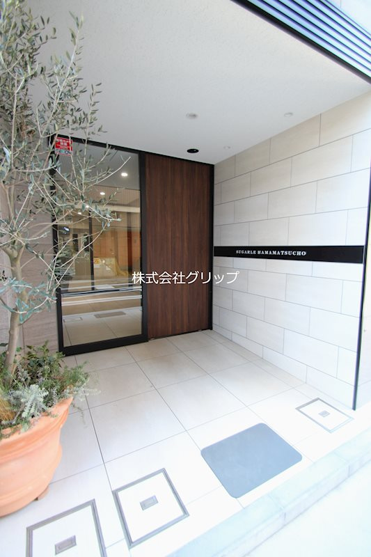シュガール浜松町のエントランス