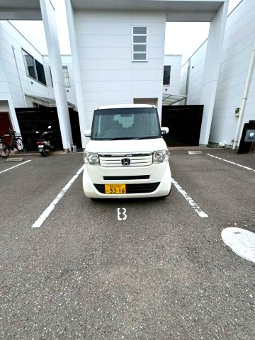 シンフォニアの駐車場