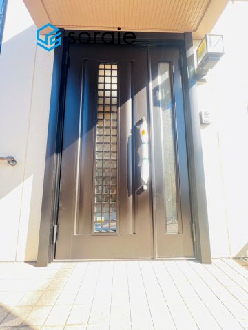 川越市吉田　4LDK＋S　中古戸建て　の玄関|令和7年11月4日撮影。