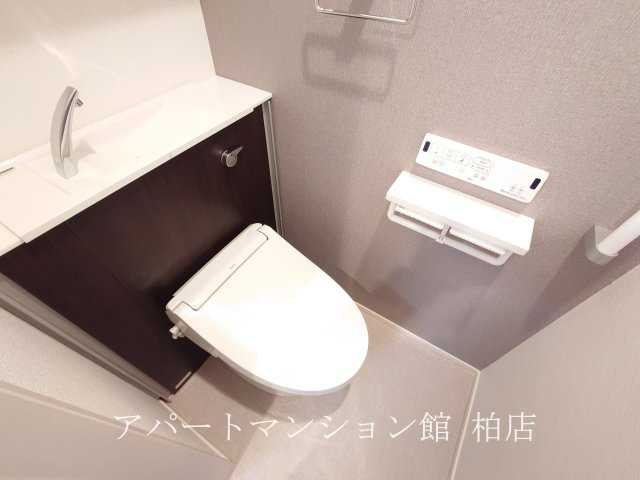 エスタブレAのバルコニー|同施工会社、同型タイプです