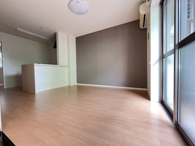 サンモール金ヶ崎の居間・リビング