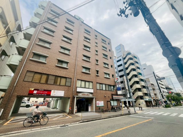 メイカビルの外観