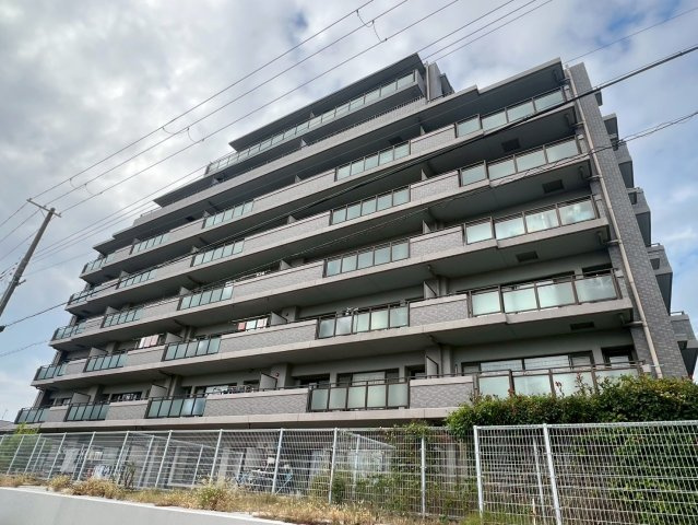 嵯峨クレセーヌ神戸西の外観