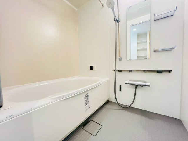 嵯峨クレセーヌ神戸西の浴室