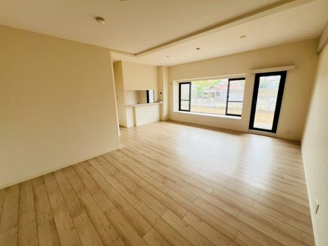 嵯峨クレセーヌ神戸西の居間・リビング