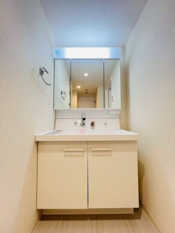 嵯峨クレセーヌ神戸西の洗面所