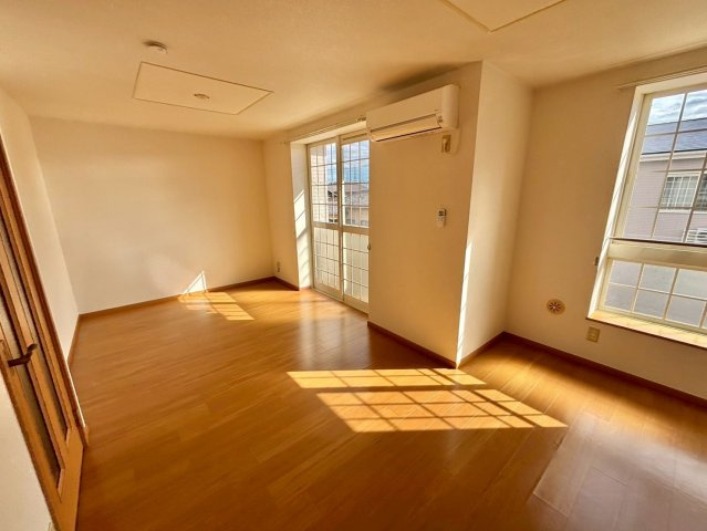 サニーパレスＢの居間・リビング