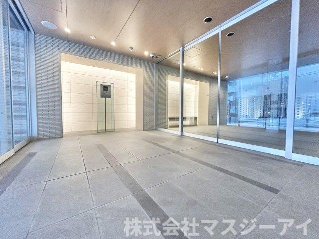 クレストコート靭公園のロビー