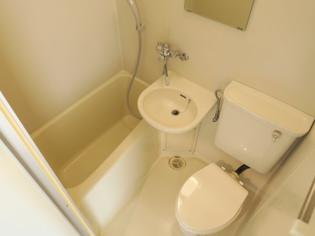 ガーデンヒルズ中山の浴室