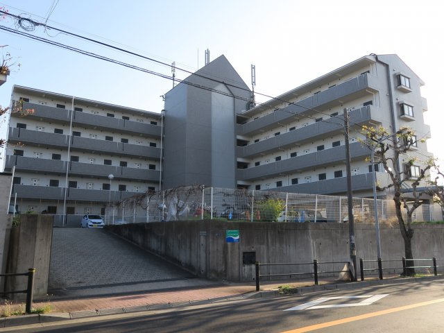 ガーデンヒルズ中山の外観