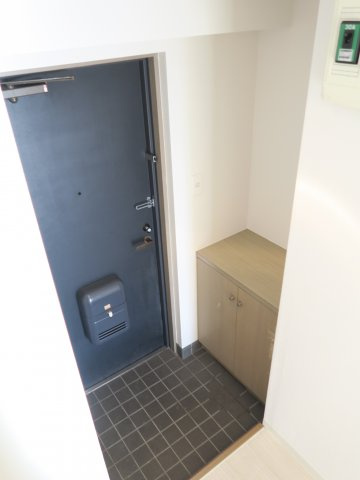 ガーデンヒルズ中山の玄関