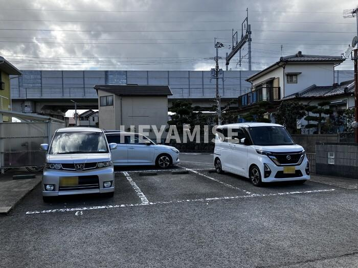 セジュール鬼橋B棟の駐車場