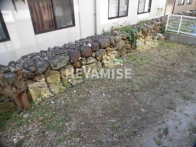 ディアス池田E棟の庭