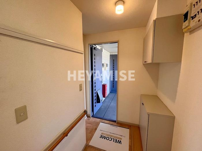 ディアス池田I棟の玄関