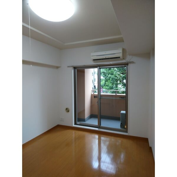 サンテミリオン白山の居間・リビング|洋室　※別室の写真です