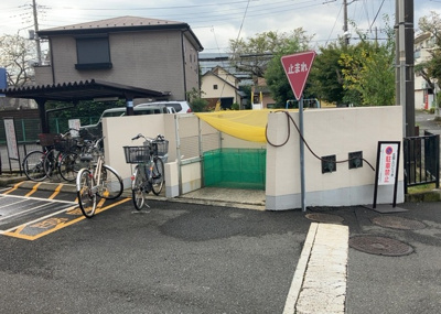 【設備】 | 本厚木リバーサイドマンション弐番館 | 共有部分は、住民なら誰もが使える設備のこと。例えば駐車場やエレベーター、インターネット設備、セキュリティ設備などがあります。他にも、マンションの廊下・外部階段やエントランス・ゴミ置き場などがあります。