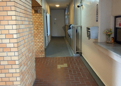 【内装】 | 本厚木リバーサイドマンション弐番館 | 共有部分は、住民なら誰もが使える設備のこと。例えば駐車場やエレベーター、インターネット設備、セキュリティ設備などがあります。他にも、マンションの廊下・外部階段やエントランス・ゴミ置き場などがあります。