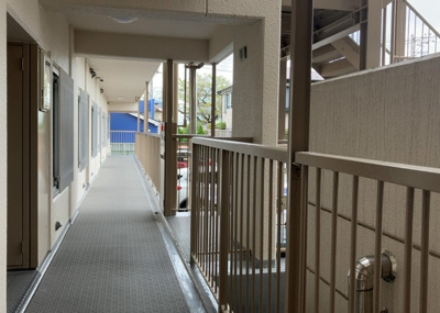 【内装】 | 本厚木リバーサイドマンション弐番館 | 共用部分は、一棟の建物に住む区分所有者全員が共同で所有するとし、共用部分の管理、補修などは、区分所有者で形成される管理組合が行います。個人の判断で勝手に変更することはできませんので覚えておきましょう。