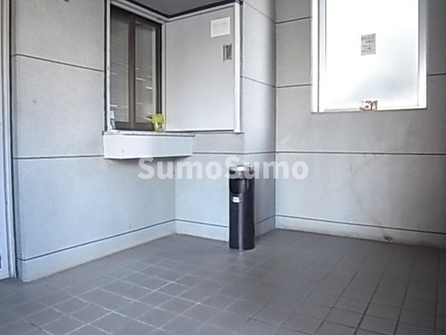 澤村マンションのロビー