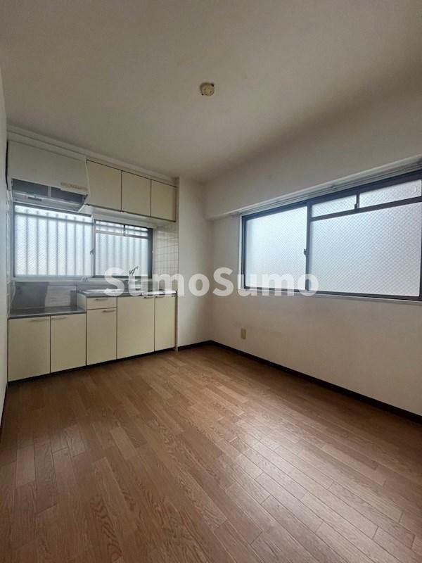 澤村マンションの居間・リビング