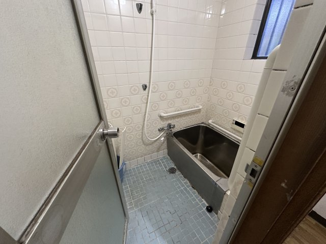 高石市綾園６丁目の浴室