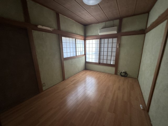 高石市綾園６丁目の洋室