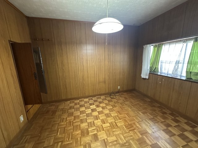 高石市綾園６丁目の洋室