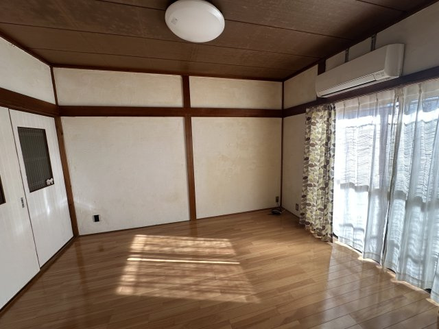 高石市綾園６丁目の洋室